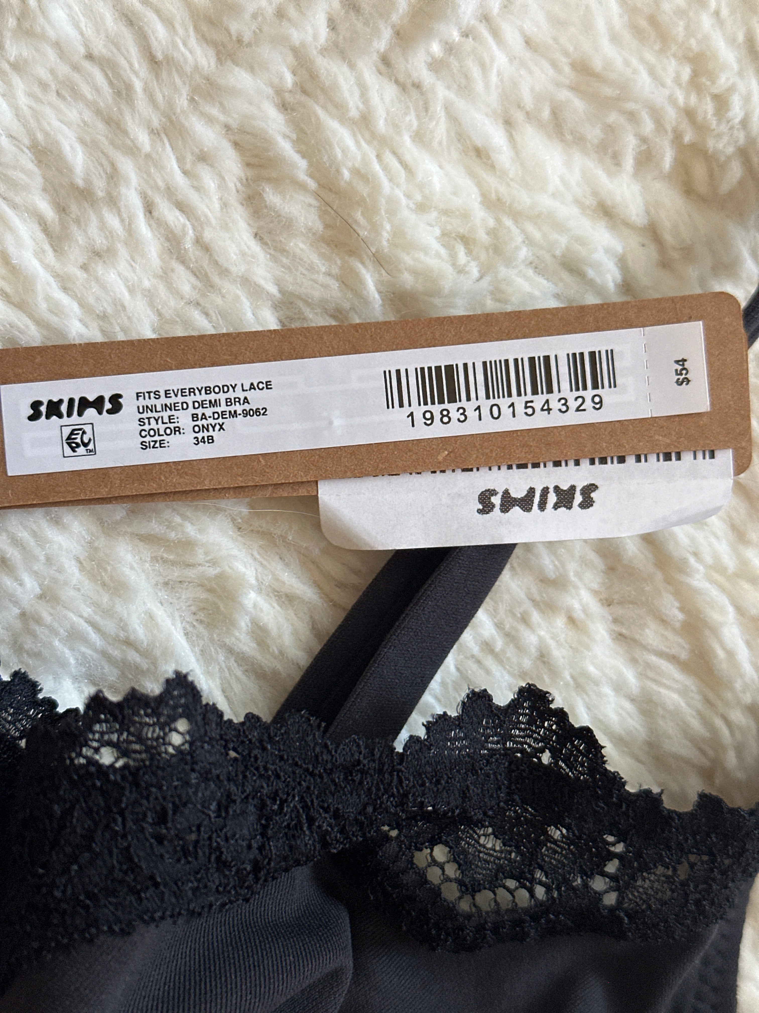 SKIMS Fits Everybody Lace Demi Bra